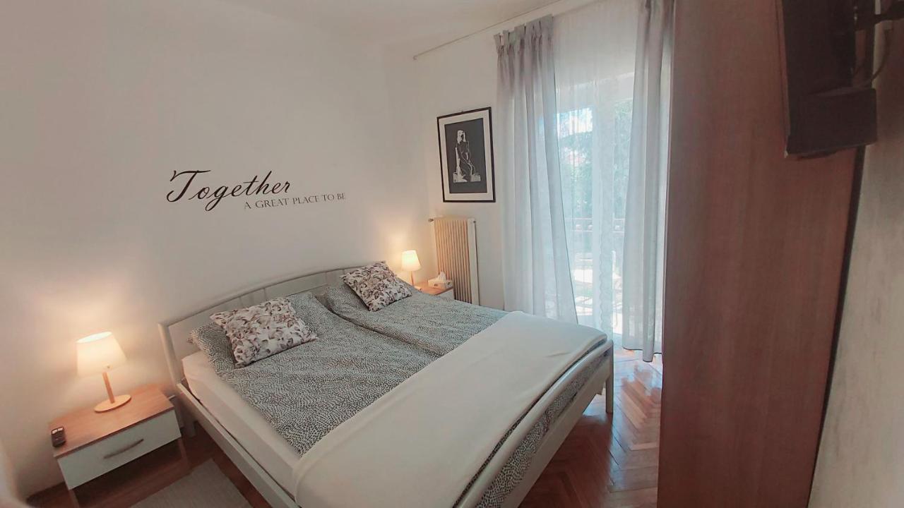 Apartments Lidija 乌马格 外观 照片