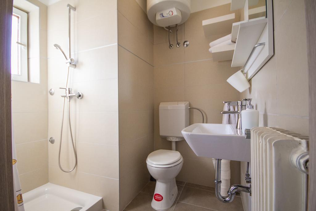 Apartments Lidija 乌马格 外观 照片
