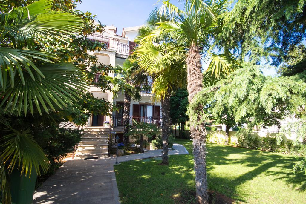 Apartments Lidija 乌马格 外观 照片